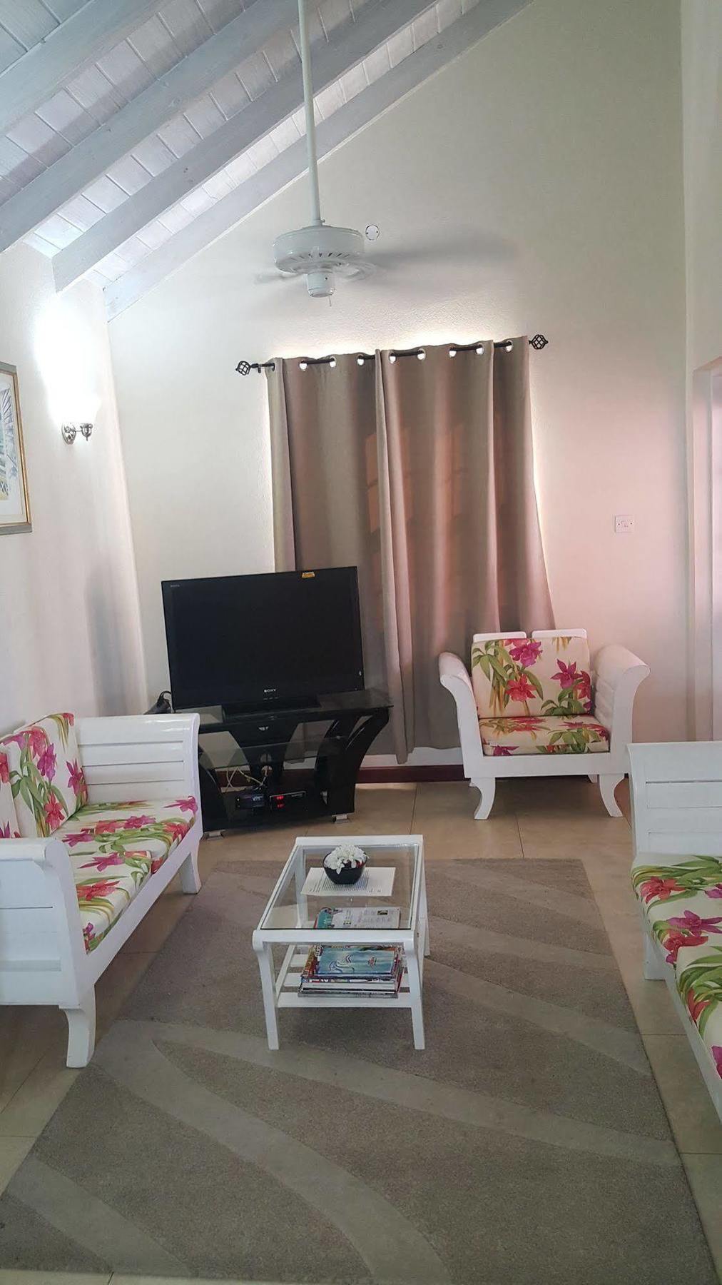 Best E Villas Providence Ch Ch Christ Church Bagian luar foto